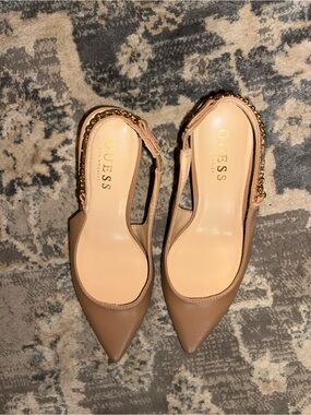 GUESS Nude/Tan Pointed Toe Slingback Heels with Gold Chain